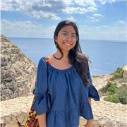 Study English with me! 
Ciao a tutt*,
Sono entusiasta di condividere con voi la mia passione per l'inglese e l'opportunità di imparare insieme. Con un background accademico solido che include la certificazione C1 - Certificate Advanced English (CAE) e il